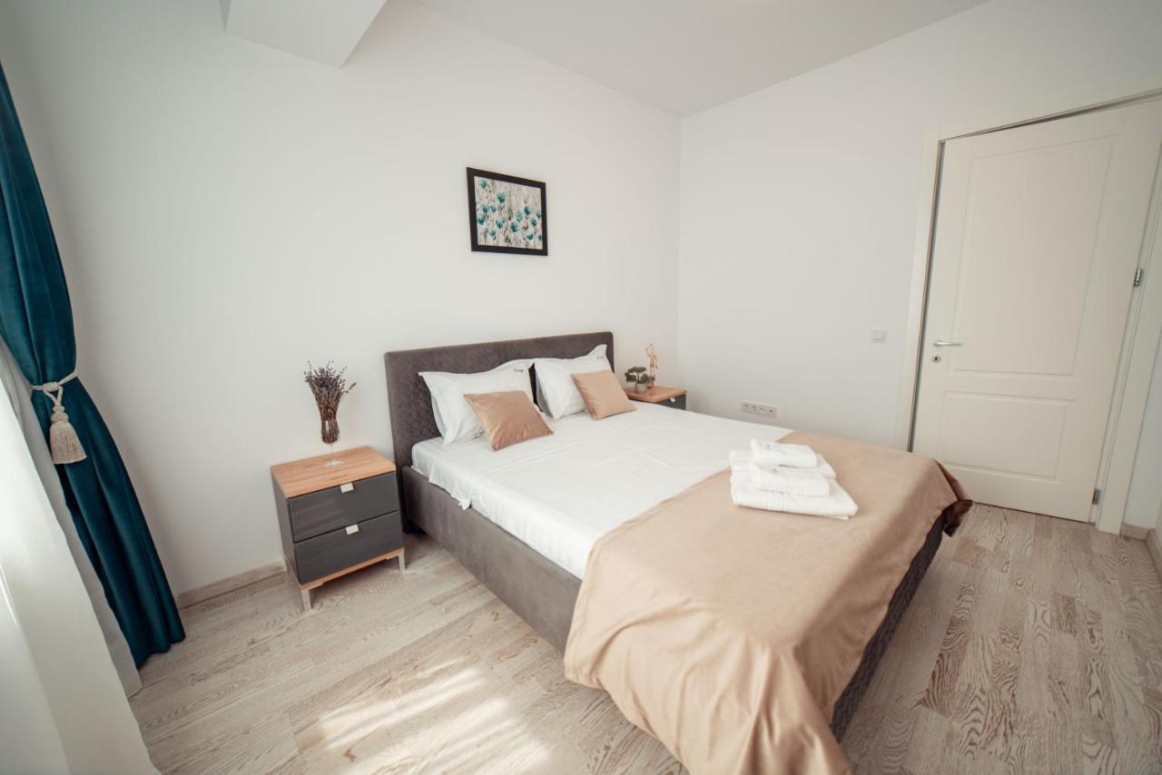 Cozy Aparthotel - Ultracentral Luxury Apartments ยาช ภายนอก รูปภาพ