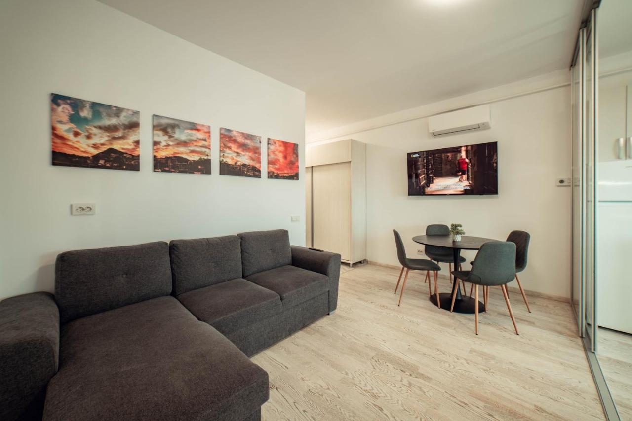 Cozy Aparthotel - Ultracentral Luxury Apartments ยาช ภายนอก รูปภาพ