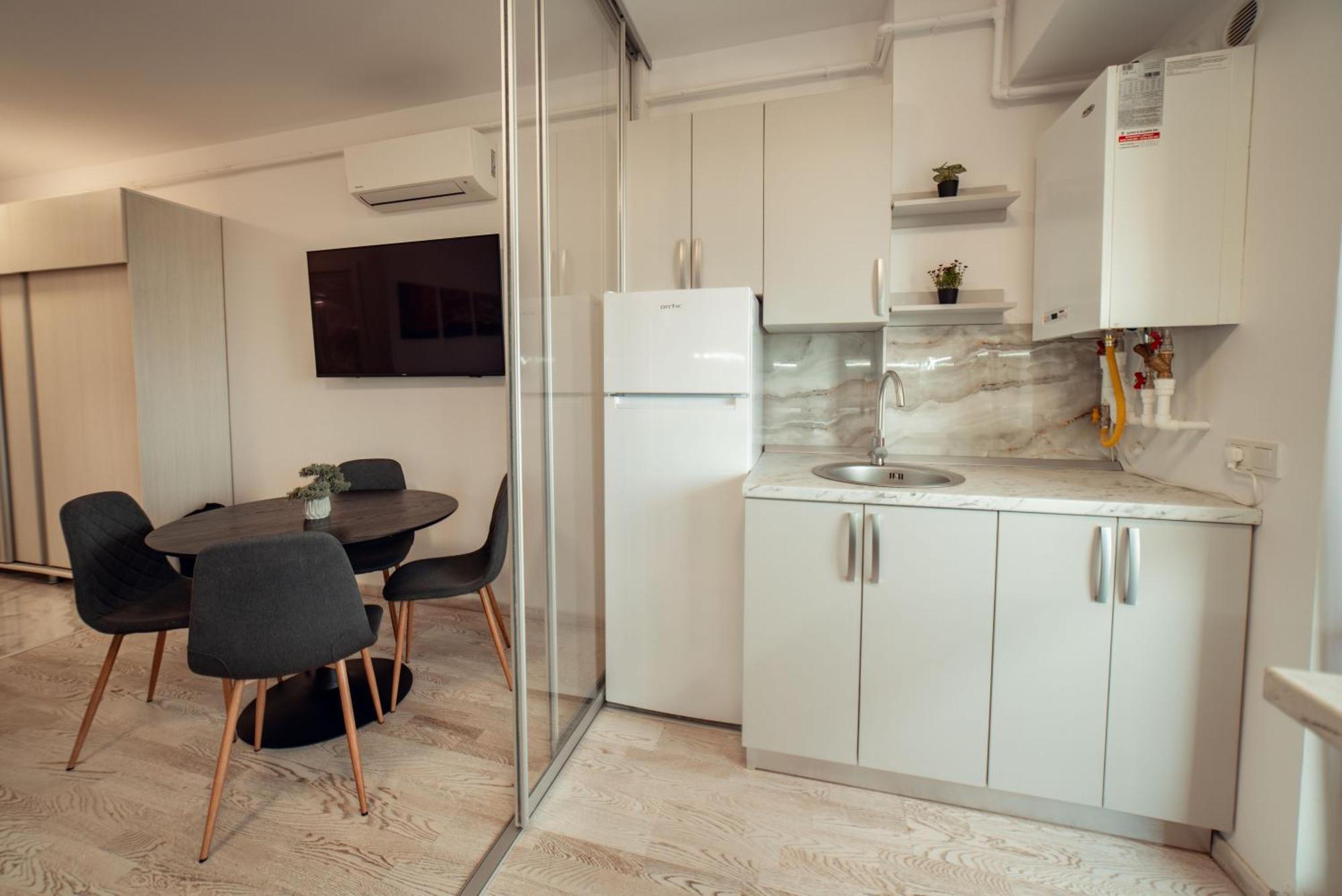 Cozy Aparthotel - Ultracentral Luxury Apartments ยาช ภายนอก รูปภาพ