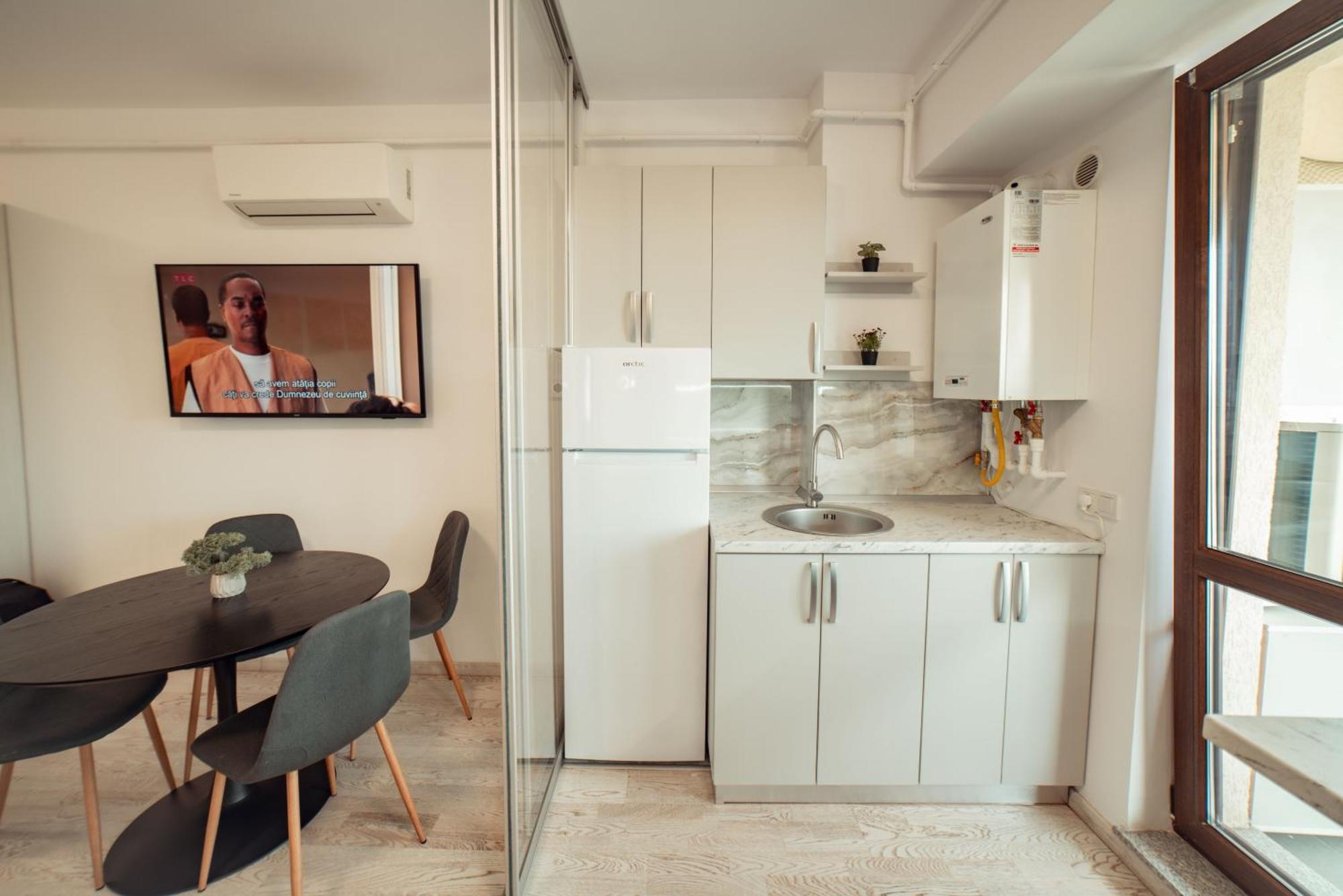 Cozy Aparthotel - Ultracentral Luxury Apartments ยาช ภายนอก รูปภาพ