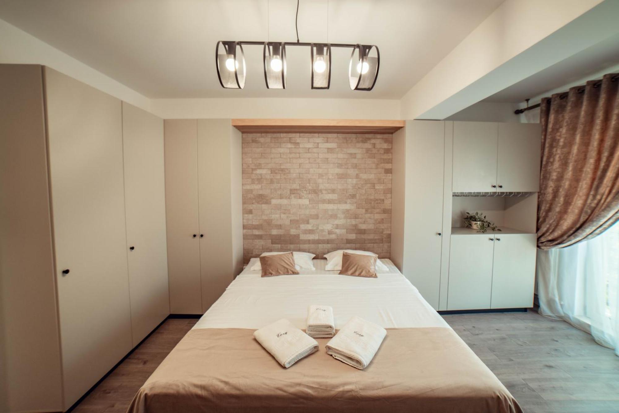 Cozy Aparthotel - Ultracentral Luxury Apartments ยาช ภายนอก รูปภาพ