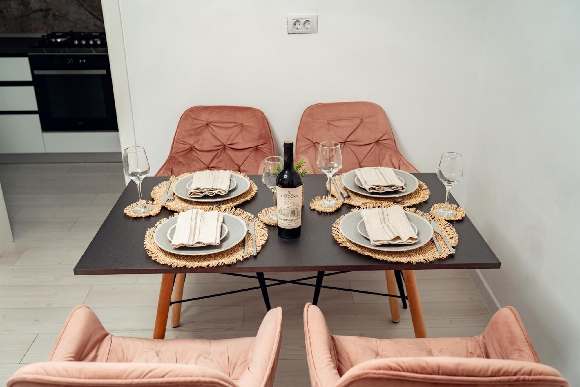Cozy Aparthotel - Ultracentral Luxury Apartments ยาช ภายนอก รูปภาพ