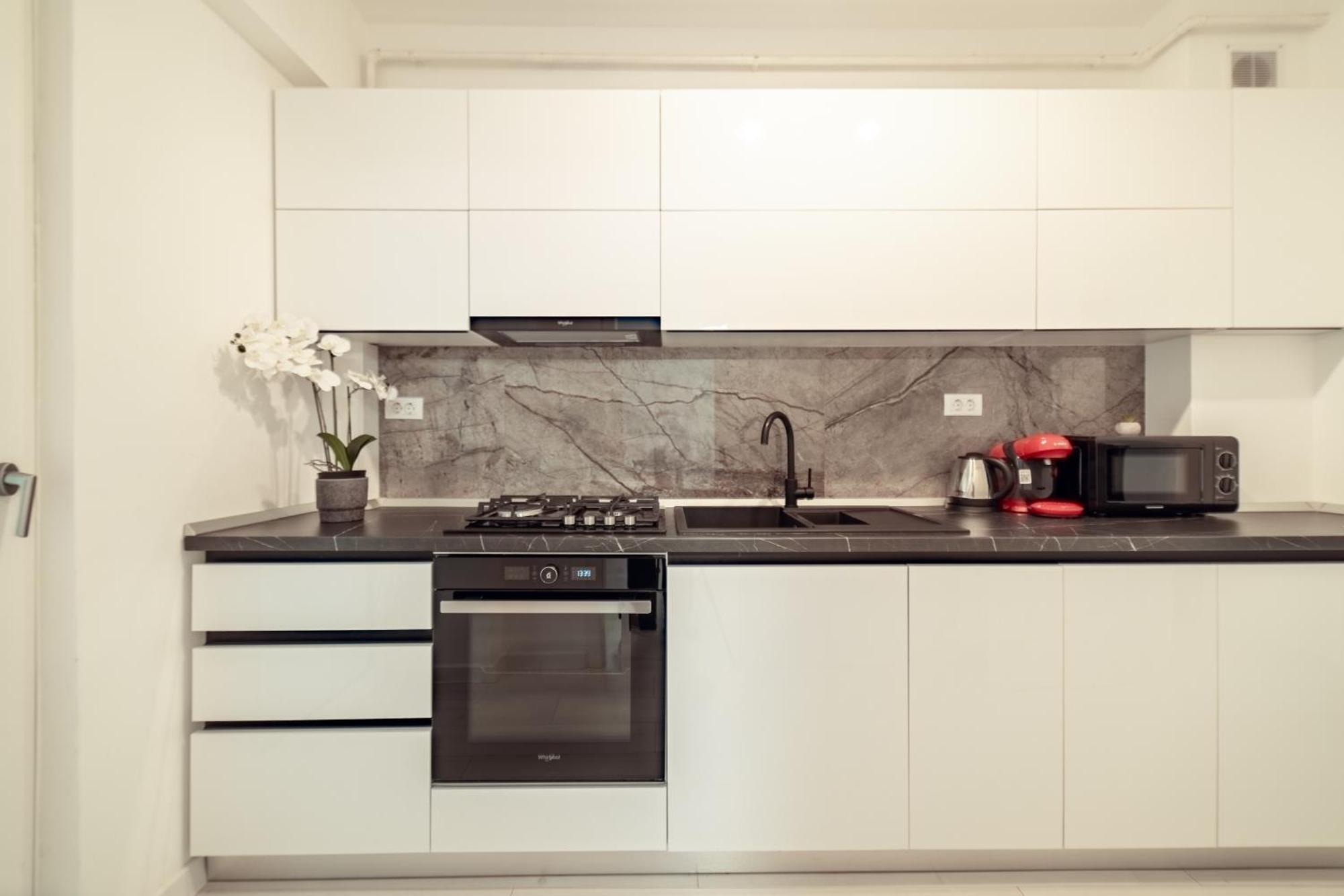 Cozy Aparthotel - Ultracentral Luxury Apartments ยาช ภายนอก รูปภาพ