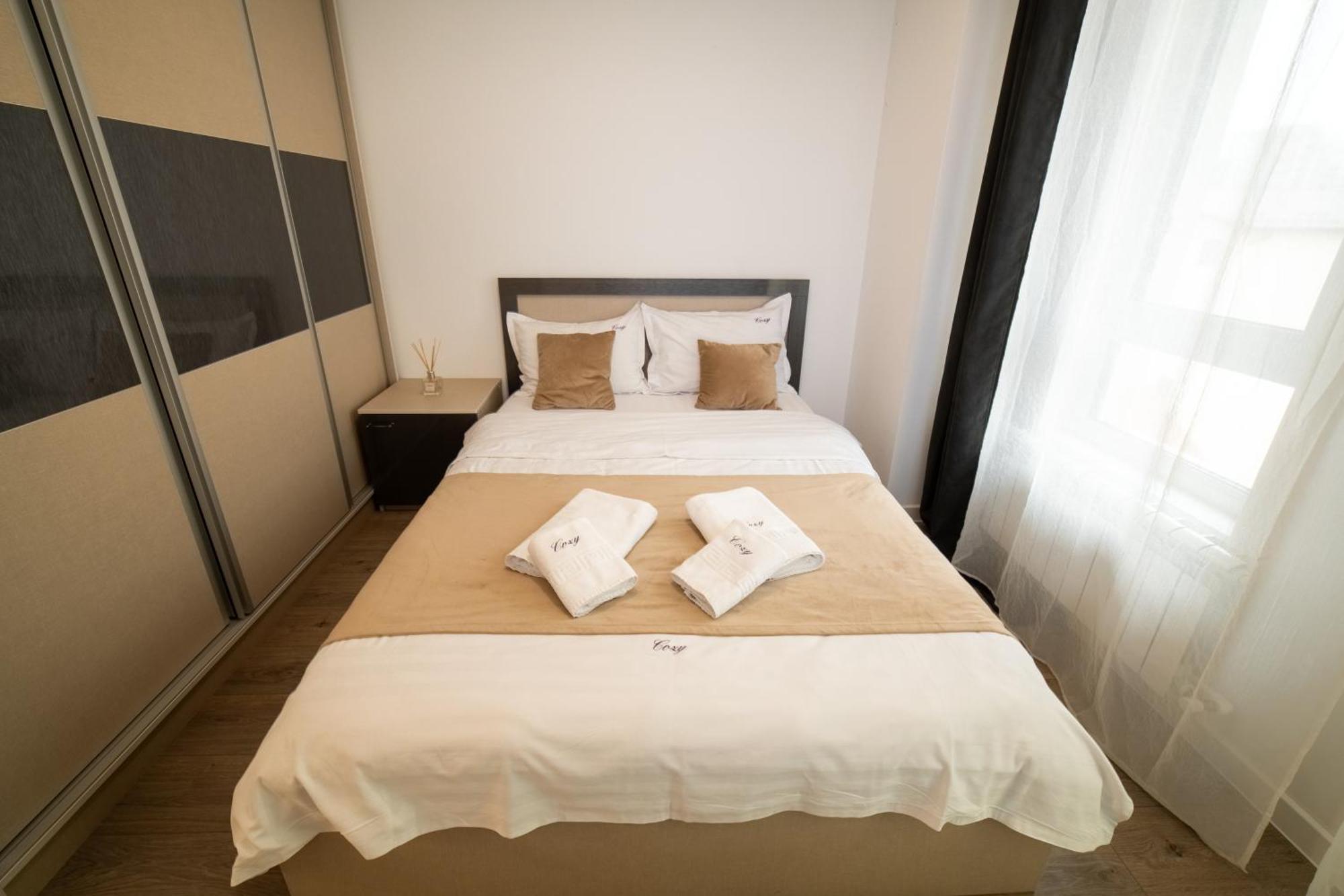 Cozy Aparthotel - Ultracentral Luxury Apartments ยาช ภายนอก รูปภาพ